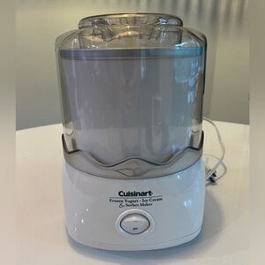 Cuisinart Frozen Yogurt / Ice Cream & Sorbet Maker